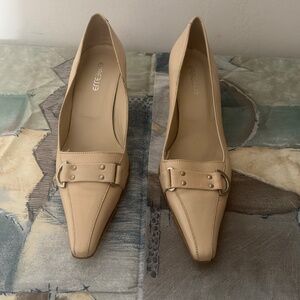 Carezza Italian Nude Leather Kitten Heels | Pointed Toe Low Heel Pumps Size 39
